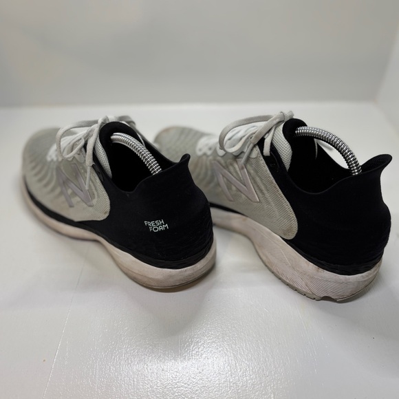 New Balance Fresh Foam 860 women’s 10 Running Shoes Gray Black Stability Trainer - Picture 4 of 11